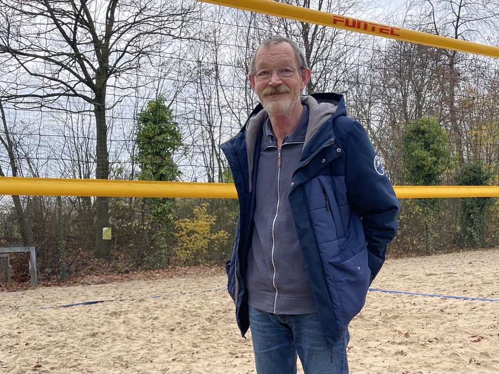 Christian Enking am Beachvolleyballplatz am Arnheimweg